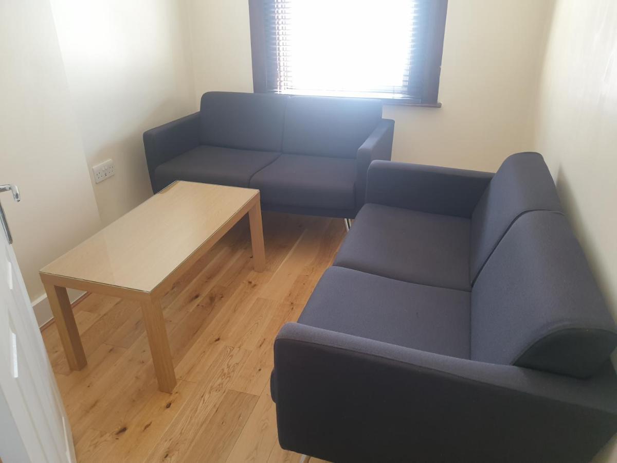 London Luxury Apartments 4 Min Walk From Ilford Station, With Free Parking Free Wifi Exterior photo